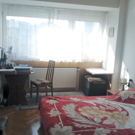 Rompromo Plus Accommodation Букурещ Екстериор снимка