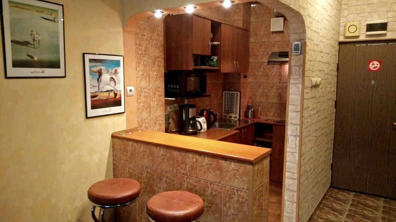 Rompromo Plus Accommodation Букурещ Екстериор снимка