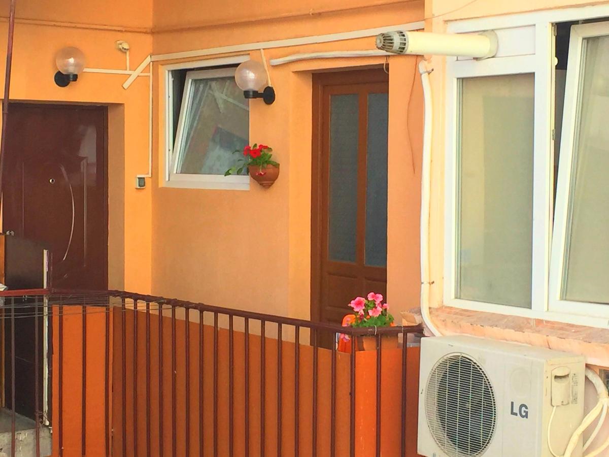 Rompromo Plus Accommodation Букурещ Екстериор снимка
