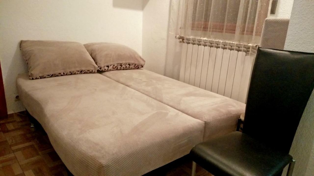 Rompromo Plus Accommodation Букурещ Екстериор снимка
